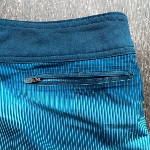 Nike swim trunks shorts. Men size 38 - Picture 8 of 10